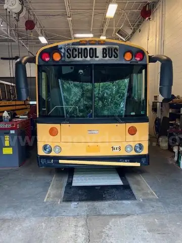 2005 Thomas School Bus