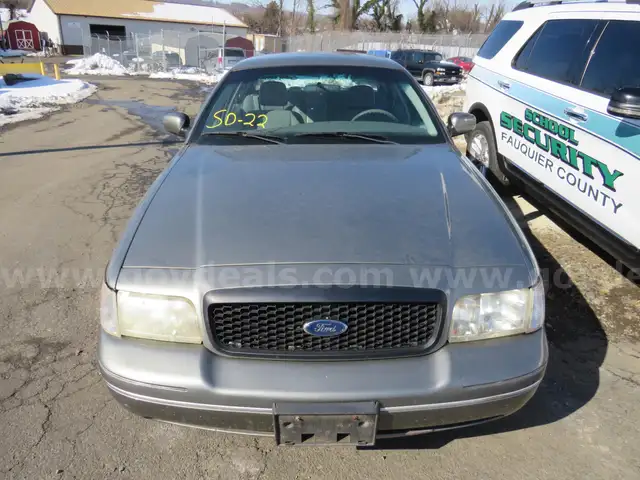 2003 Ford Crown Victoria