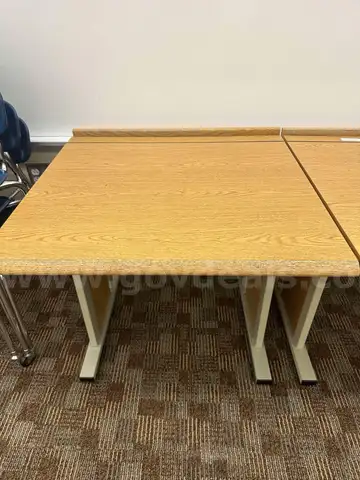 Multiple Used Computer desks-Pick up at Bridle Ridge Elementary only