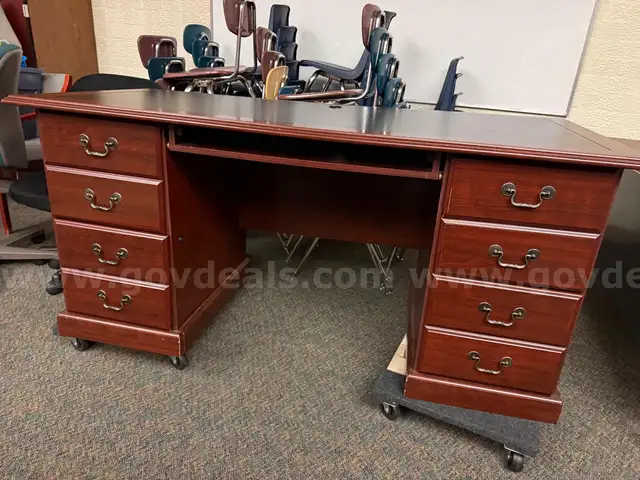Office Desk with drawers and keyboard tray