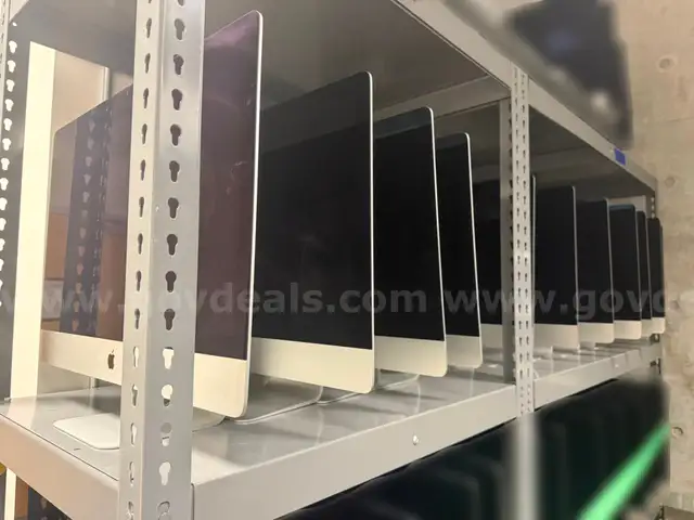Lot of 11 iMac 27&#x22; 2017 (32GB RAM, 4.2GHz QC Intel i7, AMD Radeon Pro 580 W/ 8GB VRAM) x Apple iMacs