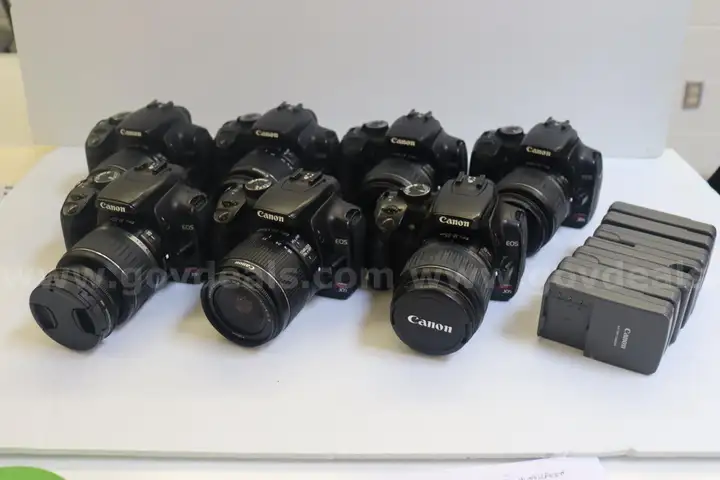 Lot of 7 Canon Rebel XTi with 18-55mm kit lens EF-S (F3.5-5.6)