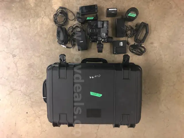 Canon EOS C200 Cinema Camera Kit with 15-85mm Lens, Monitor, Focus Grip, and Rolling Case