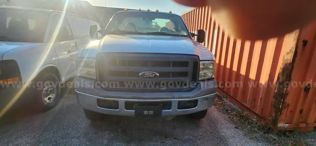 2006 Ford F-350 SD XL 4WD