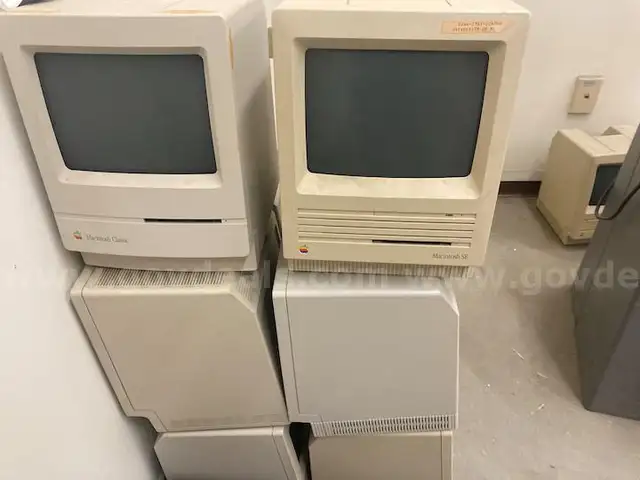 Vintage Macintosh Computers! Classic, SE, SE/30, Plus!