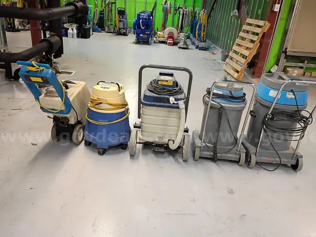 Wet Vacs and an Extractor!