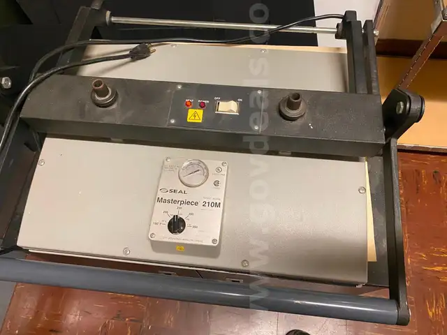 Seal Masterpiece 210M Heat Press, in working condition!