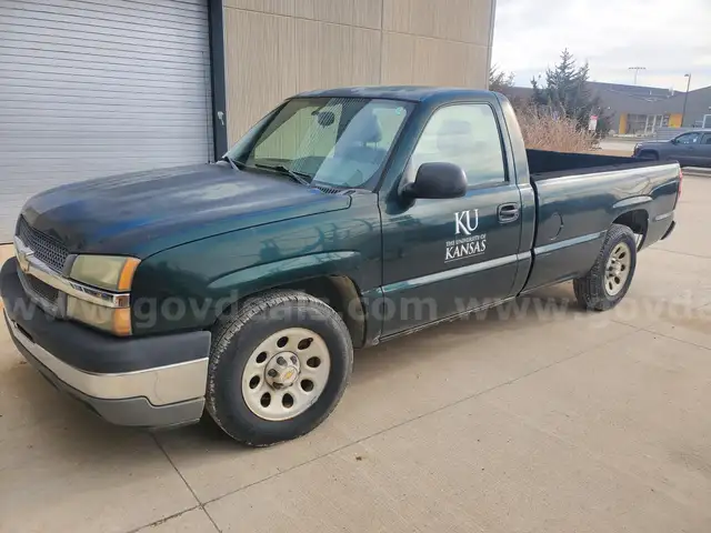 2005 Chevrolet Silverado Pick Up, Needs Work!