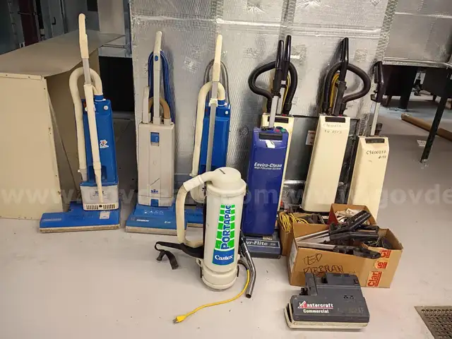 Windsor, Powr-flite, Mastercraft, and Castex vacuums, lot of 7! some work needed!