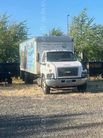 2007 Chevy C7500 Box Truck
