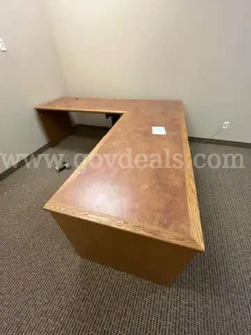 Wood Laminate L shape Desk