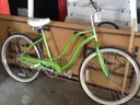 SCHWINN VINTAGE STYLE, GREEN 26&#x22; BIKE (AUC428)