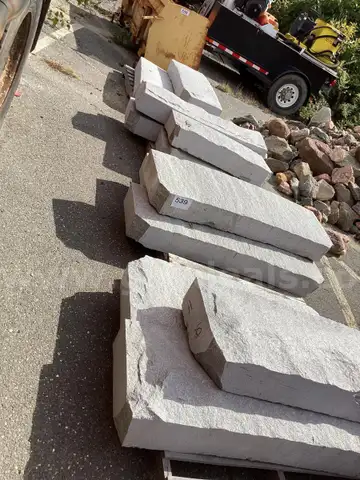 GRANITE CURBING, LOT QTY OF 13 SLABS (AUC-539)