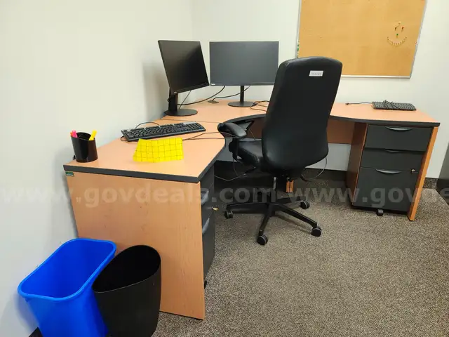Office Desk with matching cabinet 3 (chair/monitor not included)