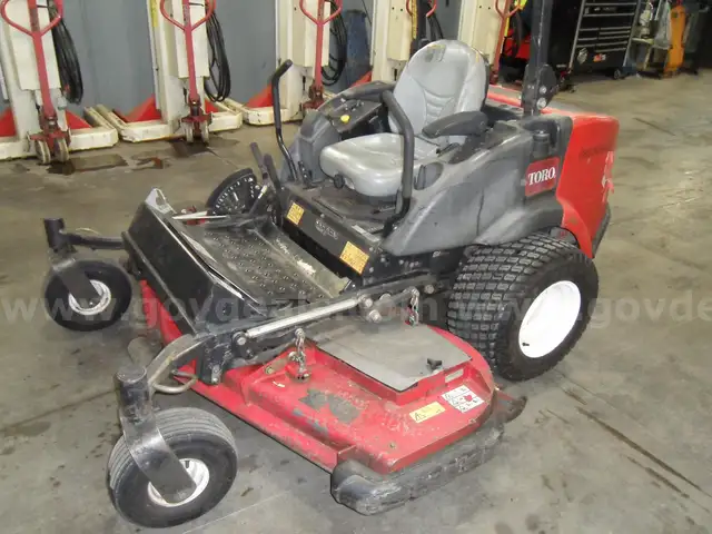 2014 Toro Groundsmaster 7210 Mower w/Polar Trac Cab