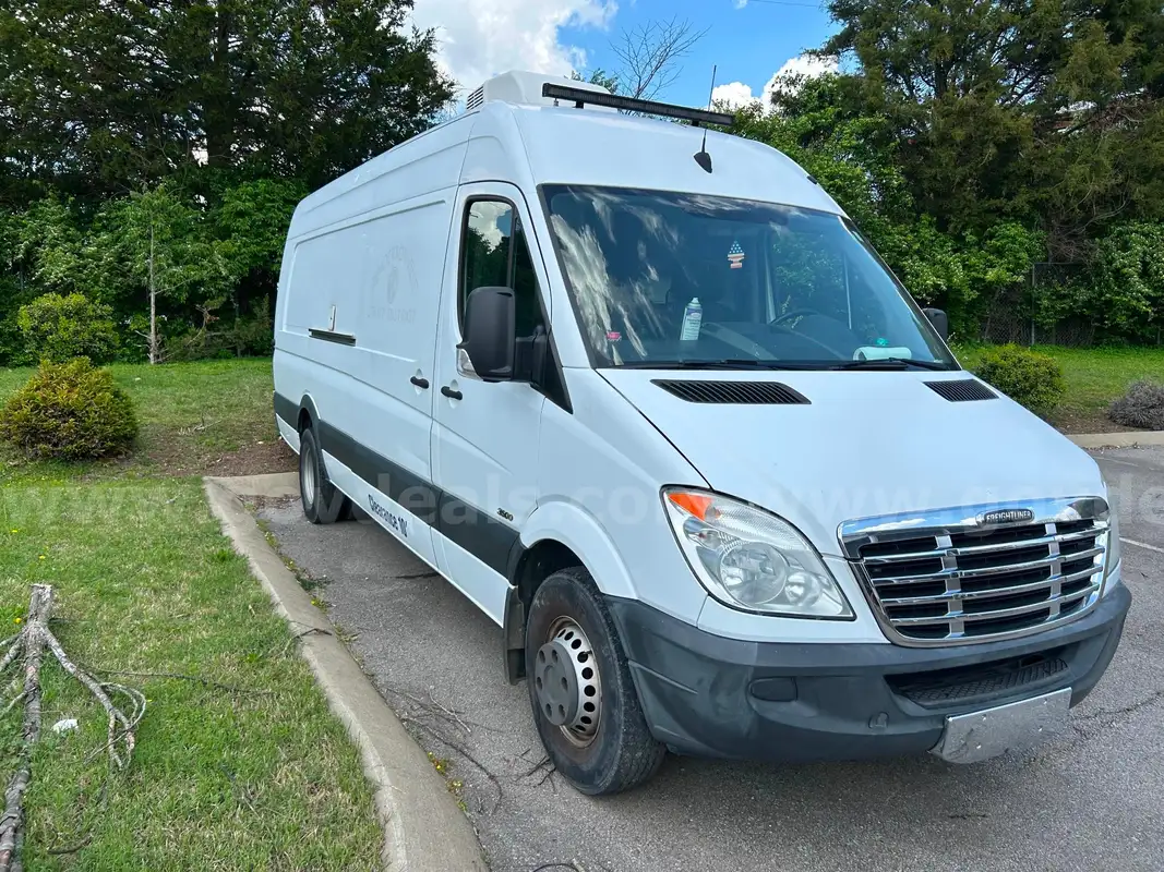 2013 Mercedes-Benz Sprinter 2500 3dr 170 in. WB High Roof Crew Van -  Research - GrooveCar, image size:1067x800