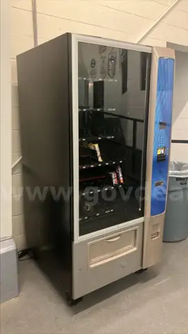 2017 - Crane Merchandising Systems 186D Vending Machine
