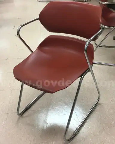 Lot of Tables &#x26; Chairs - G2511509