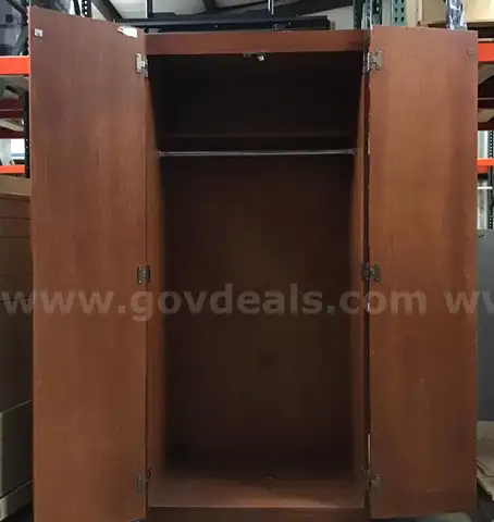 Wardrobe closets - G2530804