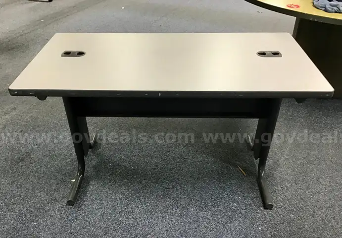 Vinyl topped table lot (33 total) - G2528705