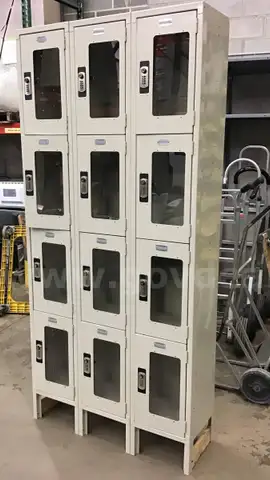 Combination Lockers - G2533805