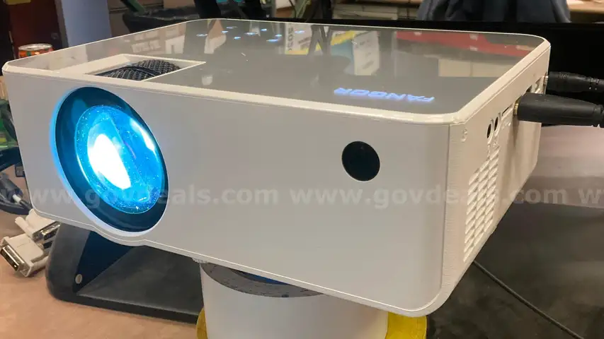 Lot of Home Projector Equipment - G2603602