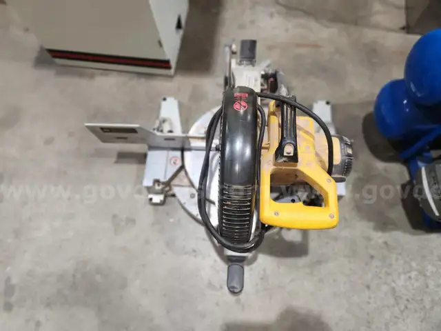 Dewalt 10-inch Miter Saw