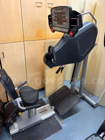 Magnum Stationary hand powered cardio machine