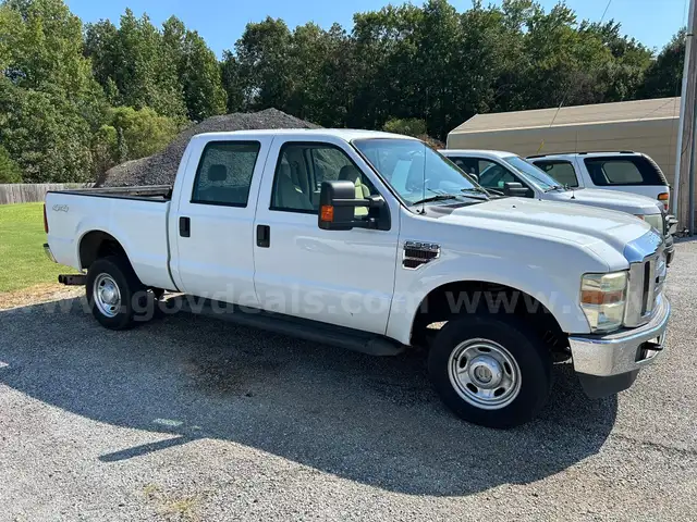 2008 Ford F-350 SD XL Crew Cab 4WD