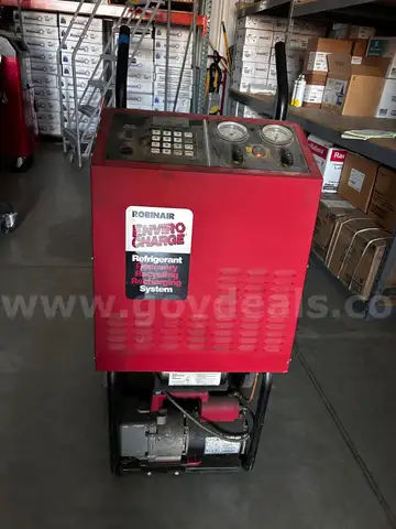 1 (one) RobinAir Refrigerant Recovery, Recycling and Recharging Station, Model 17700
