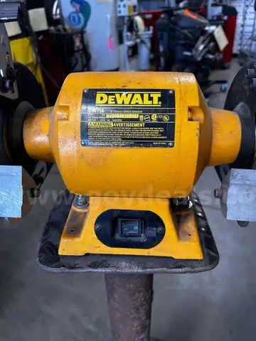 1 (one) DeWalt DW756 6 inch Bench Grinder