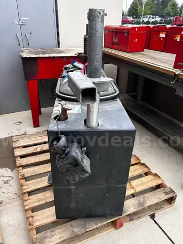 1 (One) FMC Tire Changer, model 7600