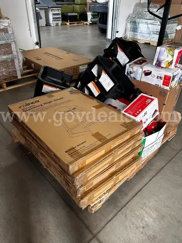 One (1) Bulk Pallet of Children's Seating & View-Master VR Kits