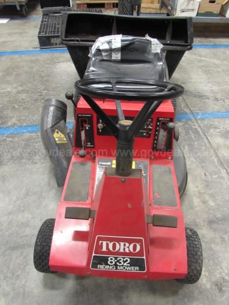 Toro 8.32 riding online mower