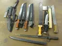 KNIVES AND MULTI-TOOLS LOT (GD4154)
