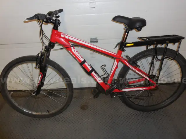 SPECIALIZED HARDROCK BIKE (GD4165)