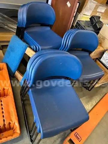 LOT OF STACKABLE CHAIRS