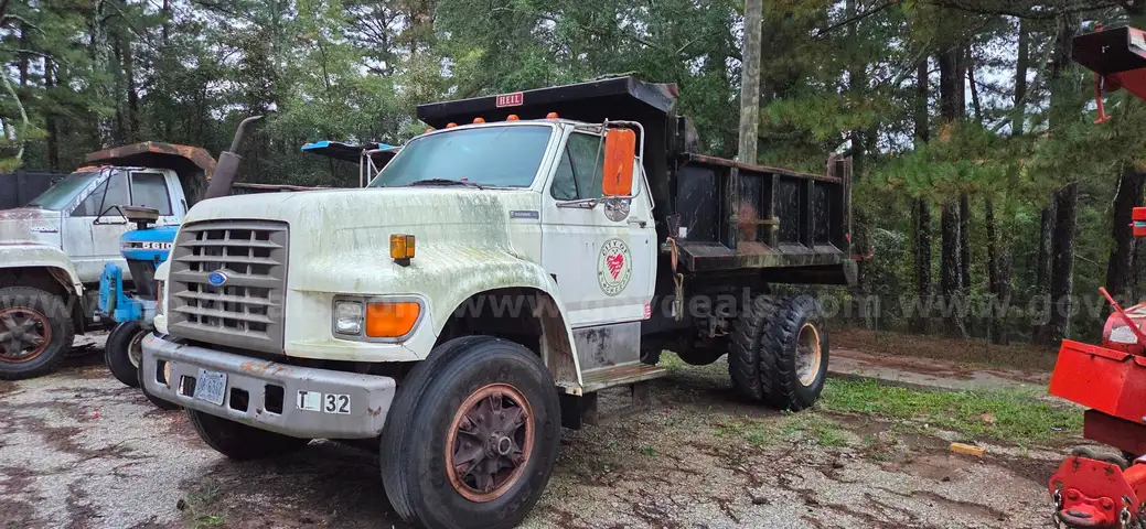 1996 Ford F700