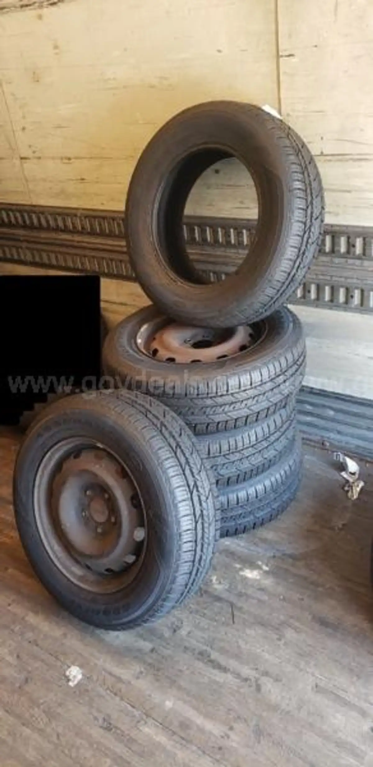 Lot of 5 NEW Goodyear tires - size 215/65R16 - 4 are mounted to USED ...