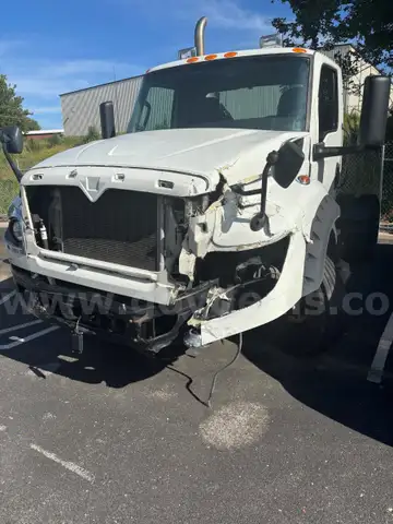 2020 International HV613 Road Tractor - accident damage - must tow