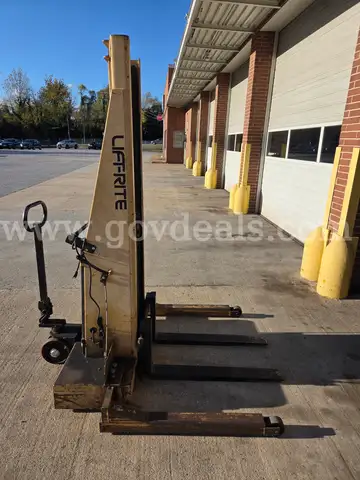 Lift-Rite L68 Walkie Stacker - 1,500 pound capacity