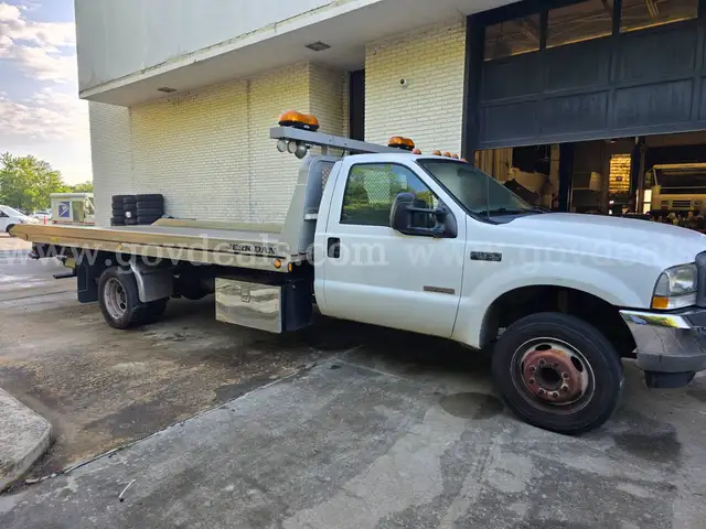 2003 Ford F-550 Flatbed Rollback Tow Truck - engine needs repair or replacement - MUST TOW