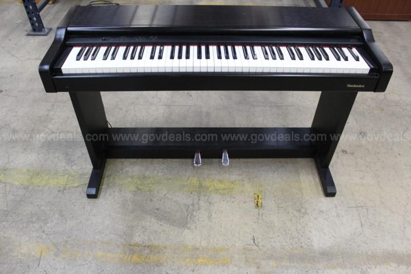 Technics Digital Piano PX33 | AllSurplus