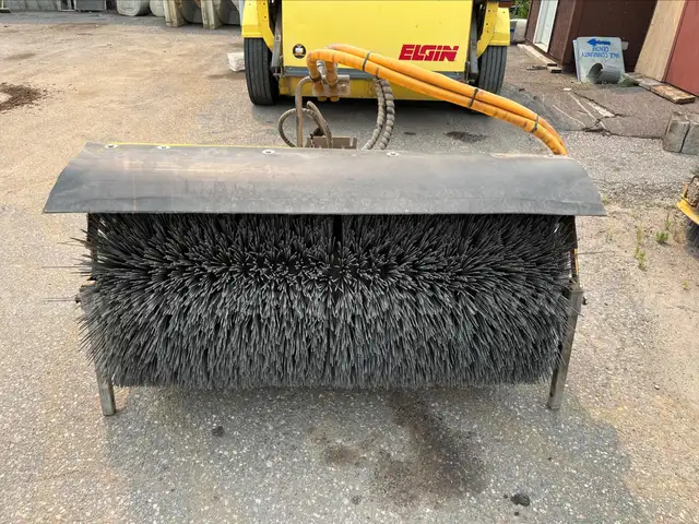 Trackless Hydraulic Broom Attachment #5
