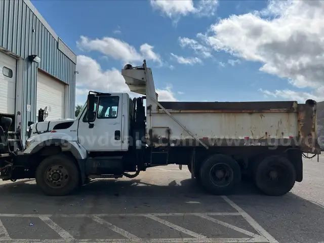 2008 International 7500 Tandem Plow/Dump Truck