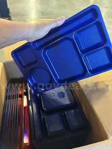 175+ USED 6 Compartment Lunch Trays (SOLD AS IS).