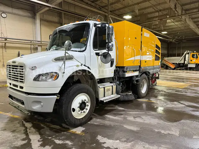 2014 Freightliner M2 106 Elgin Street Sweeper