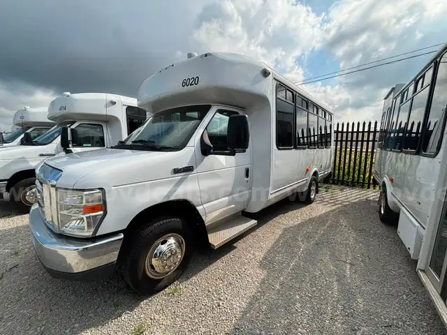2017 Ford Econoline Shuttle (6020)