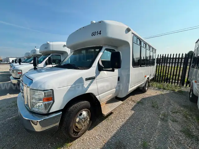 2017 Ford Econoline  (6014)