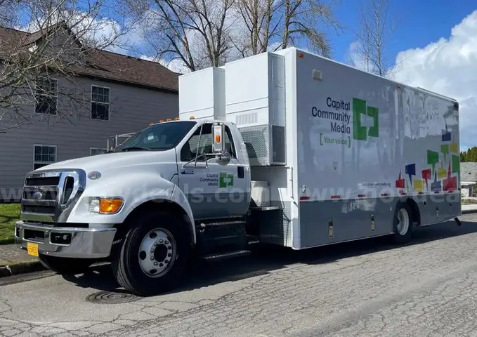 2011 Ford F-650 37-Foot Mobile Production Truck